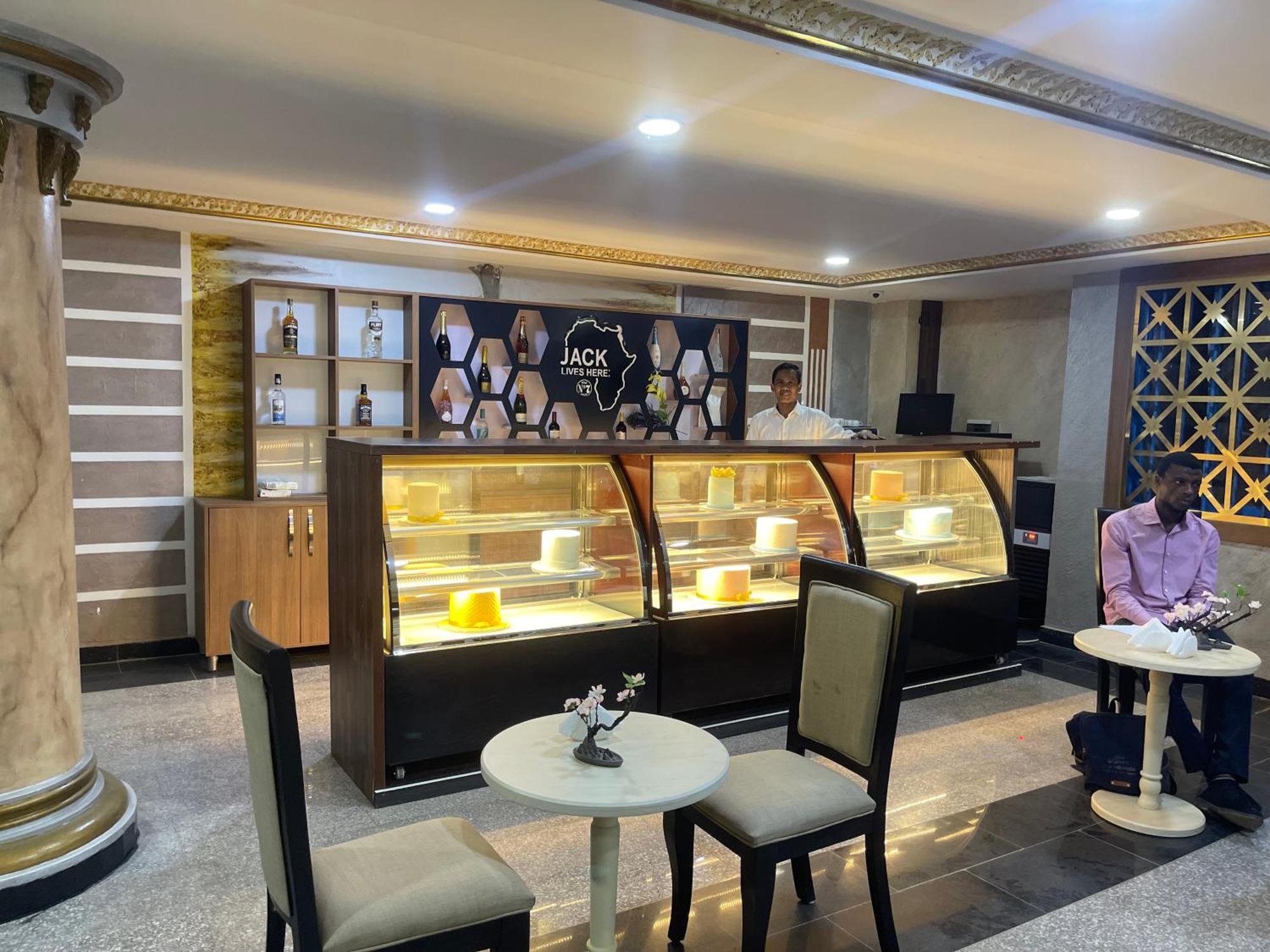 Aa Hotel And Suites Abuja Ngoại thất bức ảnh