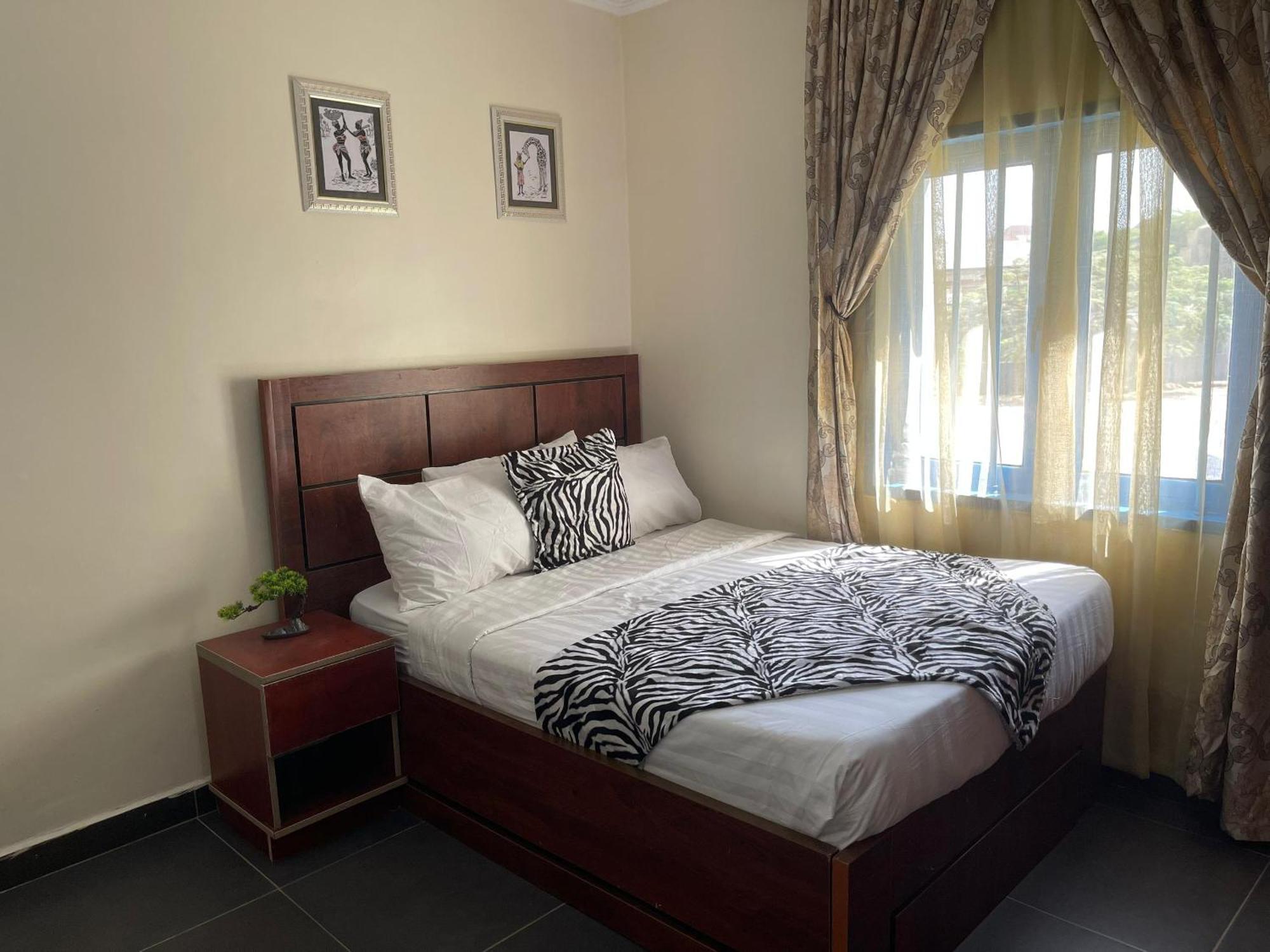 Aa Hotel And Suites Abuja Ngoại thất bức ảnh