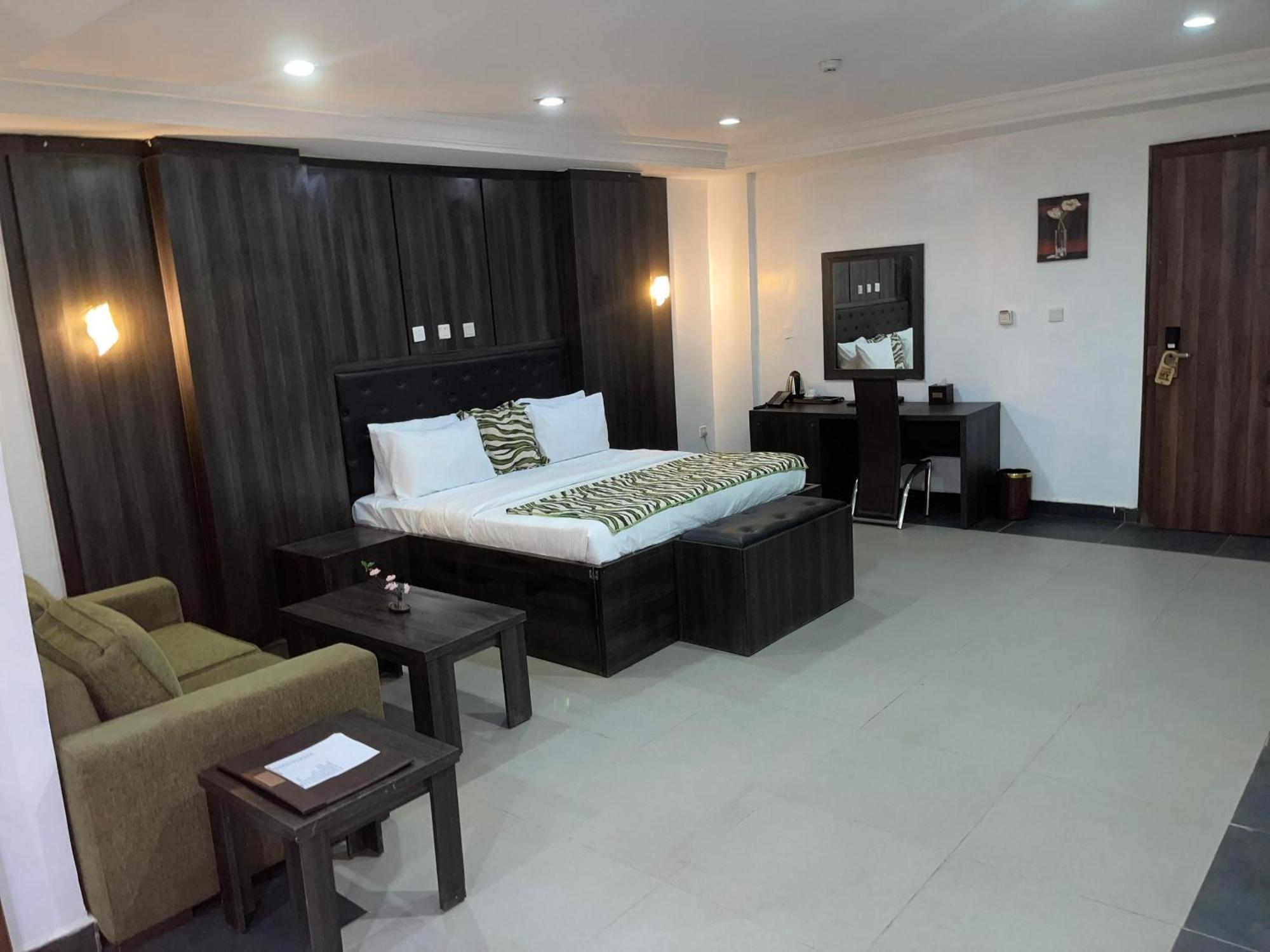 Aa Hotel And Suites Abuja Ngoại thất bức ảnh