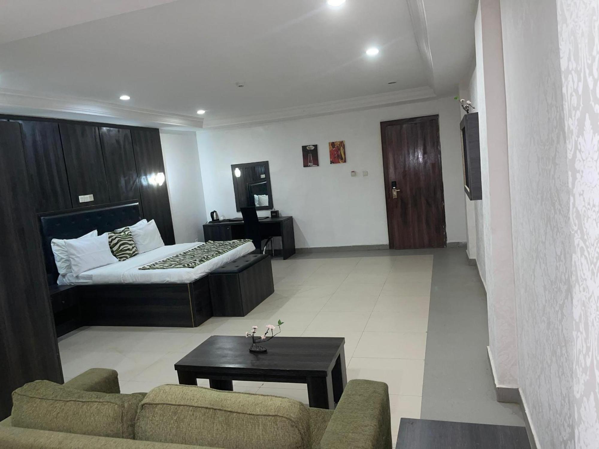 Aa Hotel And Suites Abuja Ngoại thất bức ảnh